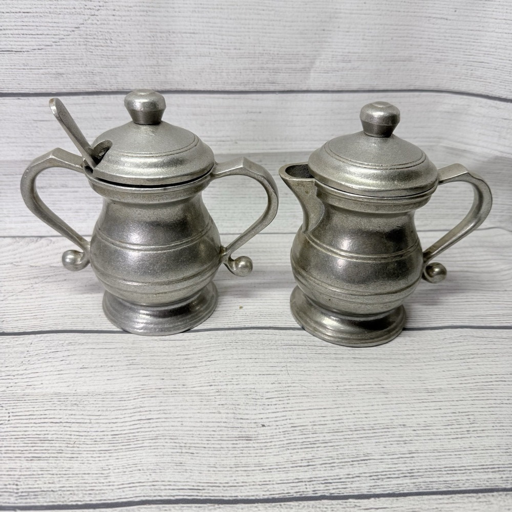 Wilton Armetale Plough Tavern Lidded Cream and Sugar w/Spoon Set Pewter